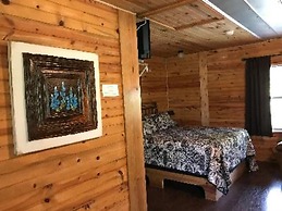 Walnut Canyon Cabins