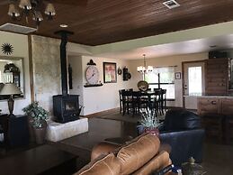 Walnut Canyon Cabins