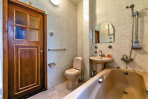 Friends apartment on Nevsky 112