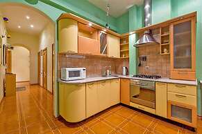 Friends apartment on Pushkinskaya