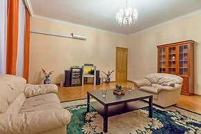 Friends apartment on Pushkinskaya