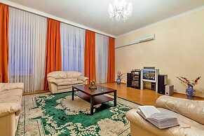 Friends apartment on Pushkinskaya