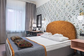 Friends apartment on Stremyannaya