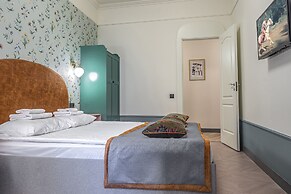 Friends apartment on Stremyannaya