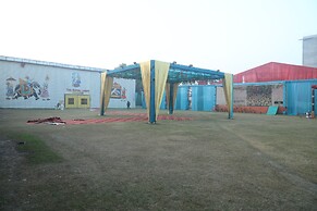 The Royal Paradise