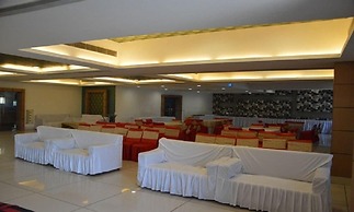 The Royal Paradise