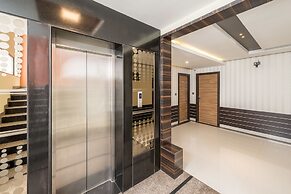 Treebo Raj Premier, Indiranagar