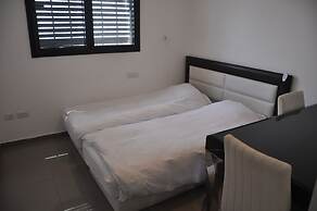 Isra Home Yitshak Sadeh 6 Apartment