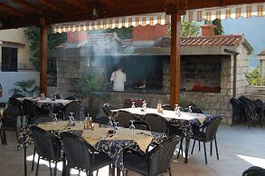 Apartments Dobrotski Dvori