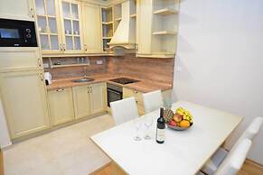 Apartments Dobrotski Dvori