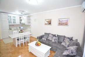Apartments Dobrotski Dvori
