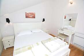 Apartments Dobrotski Dvori