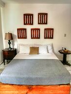 Cinco Hotel