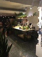 Cinco Hotel