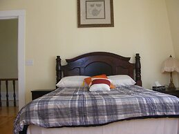 Elevate Rooms at 66 Montague