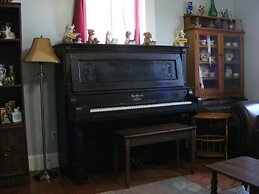 Elevate Rooms at 66 Montague