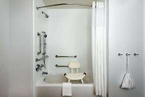 Hampton Inn Baltimore Bayview Campus