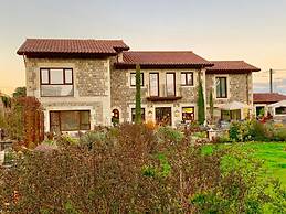 La Fuentona De Santillana