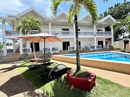 Conrada's Place Hotel and Resort