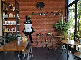 Papa's Home and Rabbit cafe