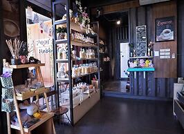 Papa's Home and Rabbit cafe