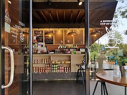 Papa's Home and Rabbit cafe