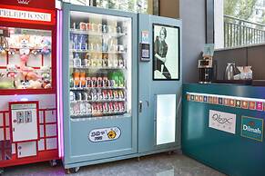 Q-Box Hotel Shanghai Sanjiagang