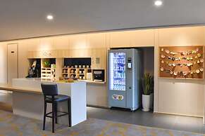 Q-Box Hotel Shanghai Sanjiagang