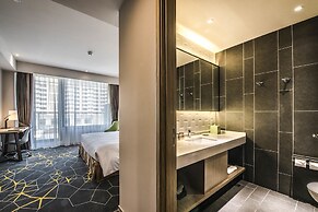 Q-Box Hotel Shanghai Sanjiagang