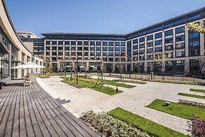 Q-Box Hotel Shanghai Sanjiagang