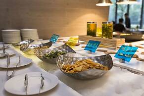 Q-Box Hotel Shanghai Sanjiagang