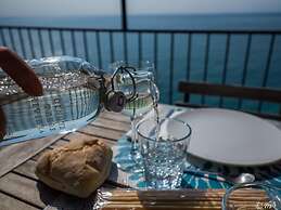 La Lampara Sea View Terrace Apartment With AC