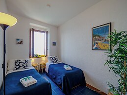 La Lampara Sea View Terrace Apartment With AC