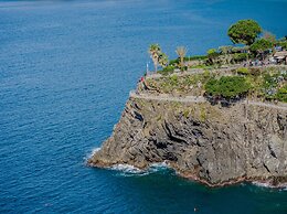 La Lampara Sea View Terrace Apartment With AC