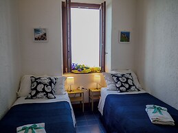 La Lampara Sea View Terrace Apartment With AC