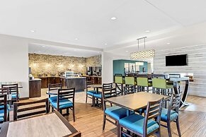 Best Western Plus Bolivar Hotel & Suites
