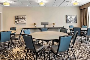 Best Western Plus Bolivar Hotel & Suites