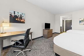 Best Western Plus Bolivar Hotel & Suites