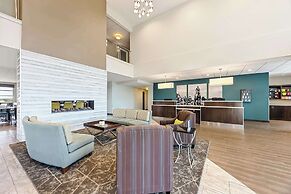 Best Western Plus Bolivar Hotel & Suites