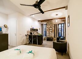 Camaella Luxury Studio