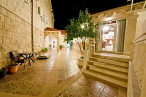 Barba Petra Dvori Apartments