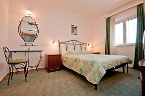 Barba Petra Dvori Apartments