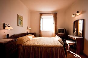 Barba Petra Dvori Apartments