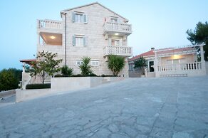 Barba Petra Dvori Apartments