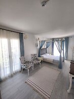 Tarcin Alacati Otel