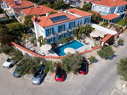 Tarcin Alacati Otel