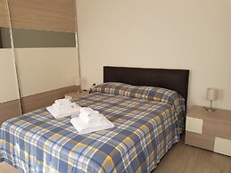 Sharky Charming Cottage