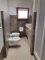 Sharky Charming Cottage