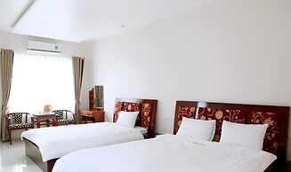 Ngoc Bach Hotel