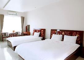 Ngoc Bach Hotel